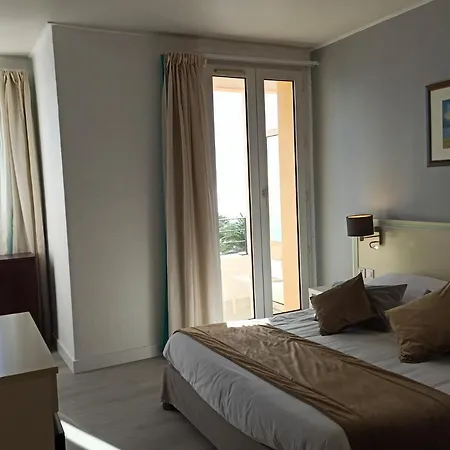 Hotel Restaurant Miramar L'orchidee 2*